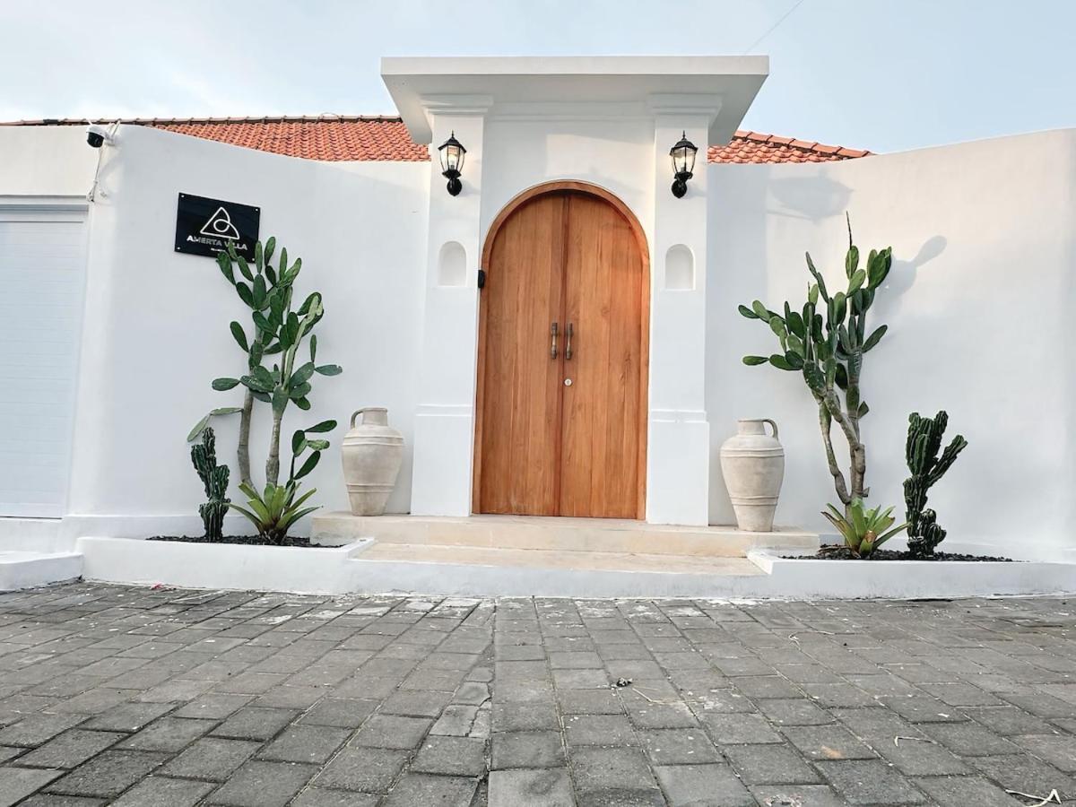 Amerta Villa Seminyak Exterior photo